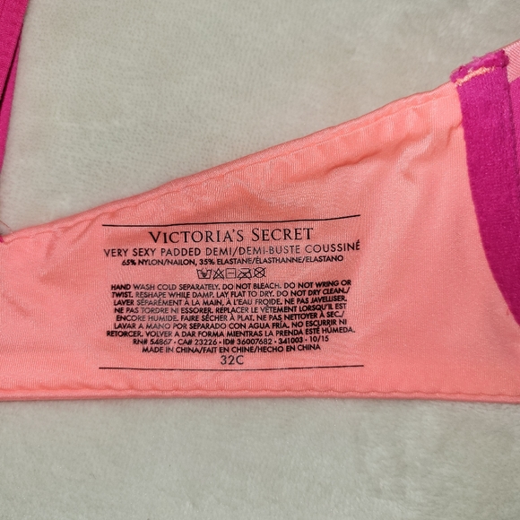 VS Very Sexy Padded Demi bra 32C - Picture 4 of 4